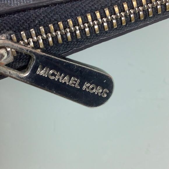 Michael Kors Jet set Travel top zip Coin Pouch with ID & Key ring EUC - Picture 3 of 11